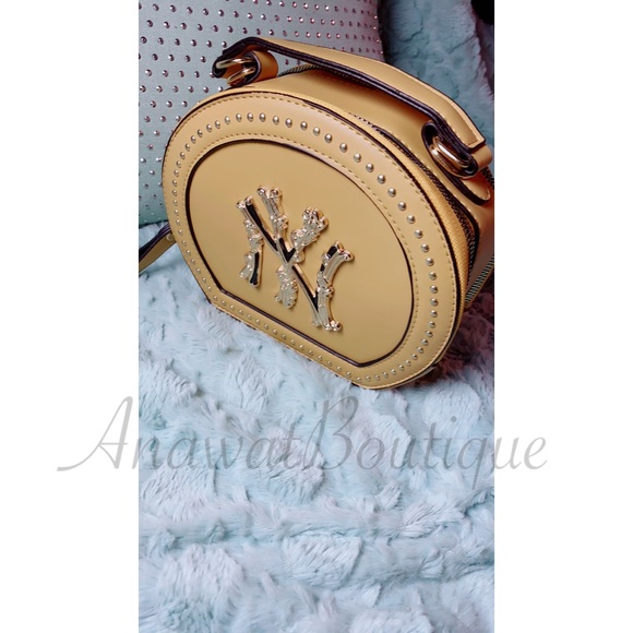Honey Crossbody Handbag - Picture 4 of 10